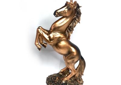 moline arklio dazyta statulete is keramikos auksinis rudas zirgas ant dvieju koju piestu dovana vyrui teciui seneliui virisininkui vadovui