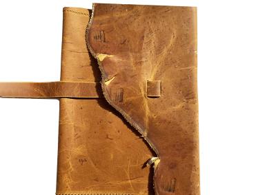 odine vintazine retro senoviska sendinta uzrasine aplankas burtu knyga magic book spell book RPG LARP D and D is naturalios tikros odos dovana fantastui geiemriui dienorastis uzrasine  2