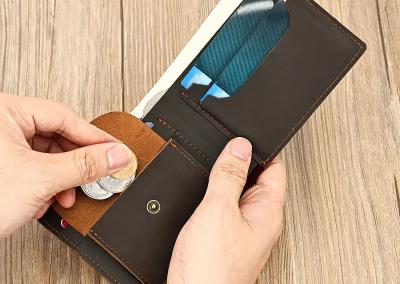 odine pinigies vyrui