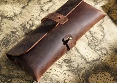 ruda odinis penalas peistukine is odos akiniu deklas dovana mamai senelei mociutei gimtadieni umamaos dienai kaledosm