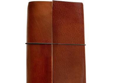 A7 odinis tikros odos vintazine meniska senoviska old style  retro  uzrasine su gumytemis field note skech book baltais lapais dovana vaikinui zmonai merginai dailininkui menininkei naturalios odos daukartinis virselis 2