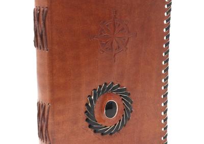Odinė užrašinė – Black onyx & Compas Notebook (17x12 cm)